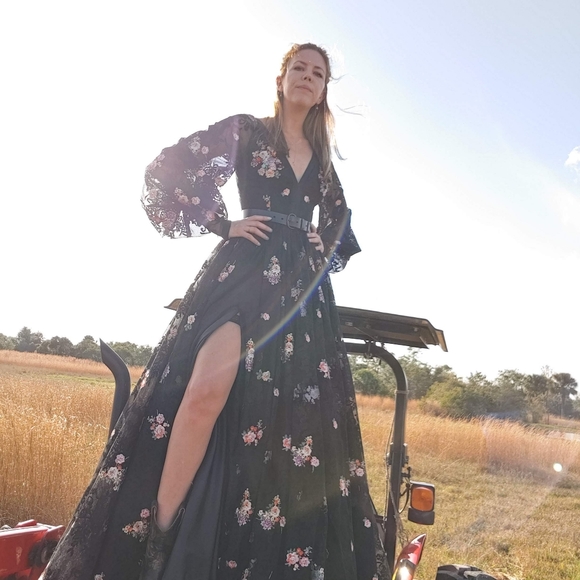 Teuta Matoshi Gown size 6 black floral dress - Picture 10 of 10